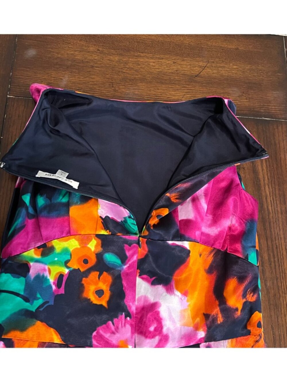 St. John Floral Dress Watercolor Sleeveless Pencil Sheath Lined Silk Pockets 6 - Picture 14 of 14